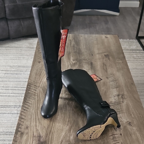 Bella Vita Elegant Black Heeled Boots - Picture 1 of 14